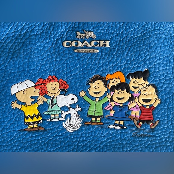 Coach X Peanuts Snoopy Large Corner Zip Wristlet With Snoopy And Friends - Picture 2 of 5